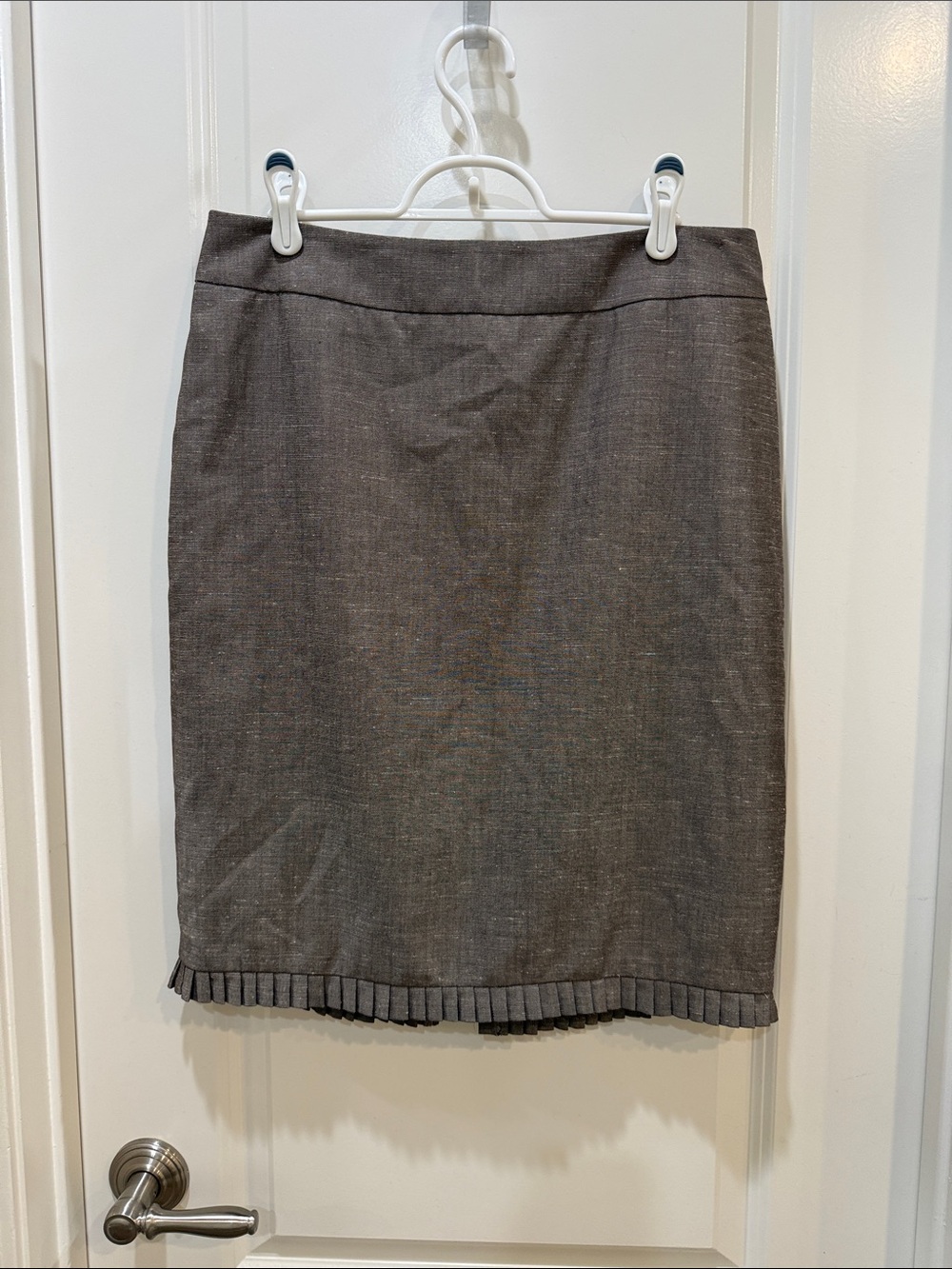 Classiques Entier Brown Pleated-Hem Pencil Skirt
